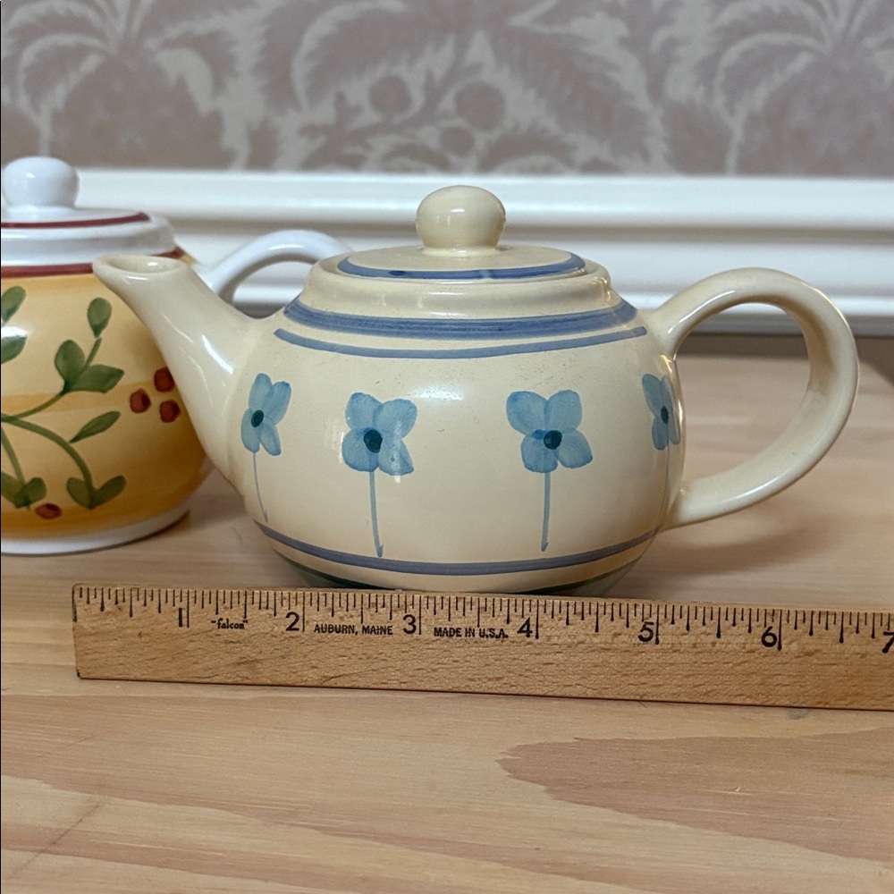 Two Ceramic tea pots - Picture 8 of 8
